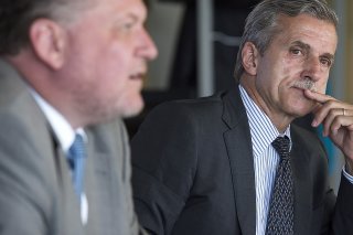 Le Valaisan Thomas Zeltner (ici à droite, en 2015) a été appelé au chevet de la Croix-Rouge suisse.